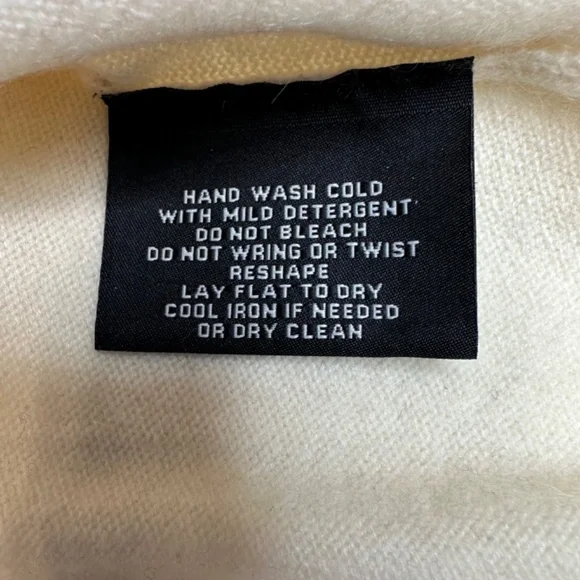 Sutton Studio Winter White/cream v-neck cashmere sweater. Size XL. Like new! - Picture 5 of 5